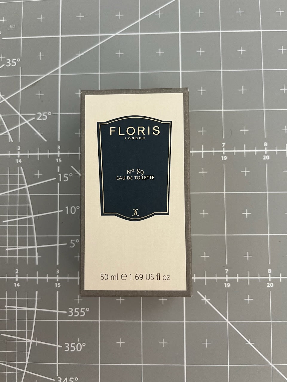 Eau de Toilette No.89 B-Ware