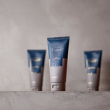 Floris - No.89 - Feuchtigkeitscreme für Gesicht, sowie Aftershave Balm und Shaving Cream auf dunklem Hintergrund 