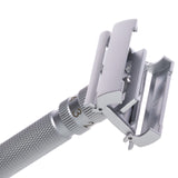 Rasierhobel Model T2 Brushed Chrome, geschlossener Kamm, Butterfly-Verschluss, Double Edge