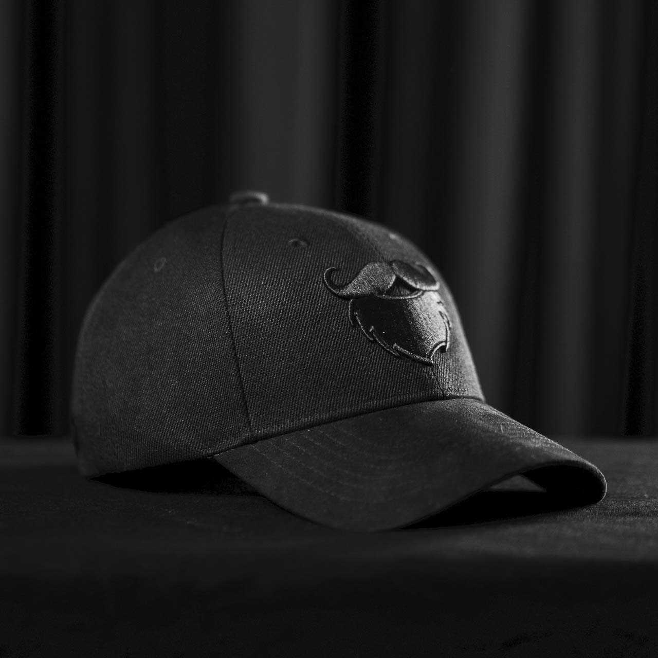 Black cap baseball online